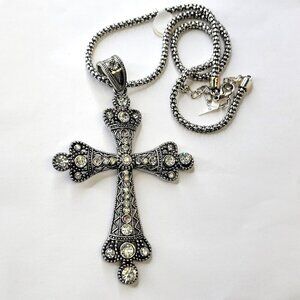 Cross Pendant Necklace with Rhinestones